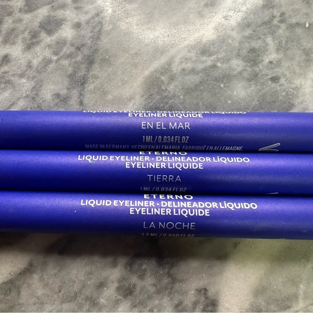 Tresluce‎ Liquid Eyeliner
